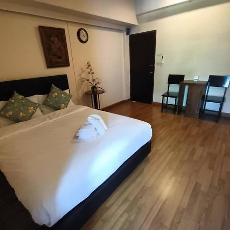 Soft Night Barzaar Hostel Τσιάνγκ Μάι Εξωτερικό φωτογραφία