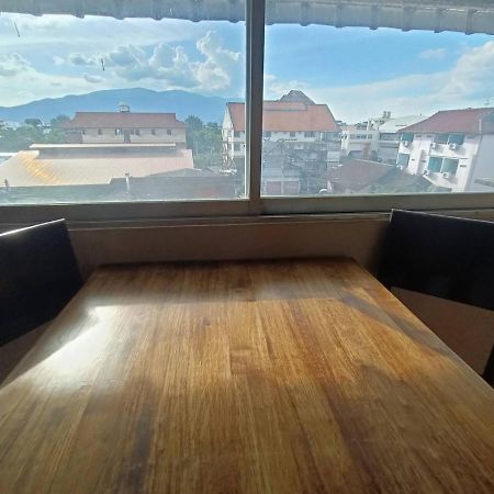 Soft Night Barzaar Hostel Τσιάνγκ Μάι Εξωτερικό φωτογραφία