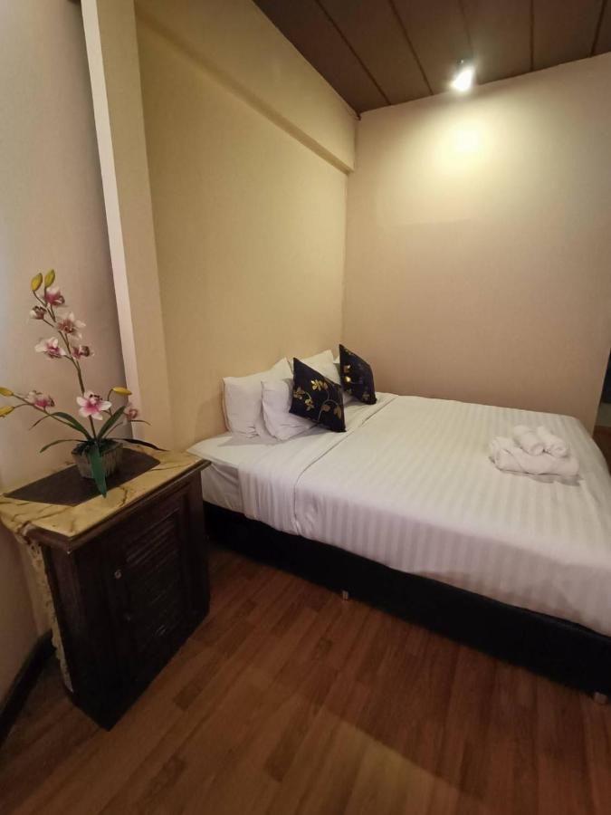 Soft Night Barzaar Hostel Τσιάνγκ Μάι Εξωτερικό φωτογραφία