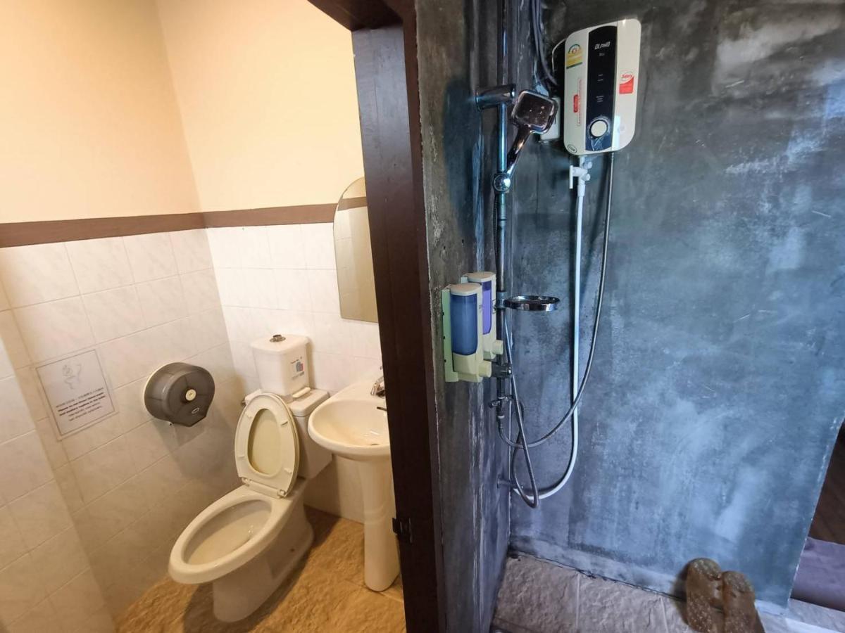 Soft Night Barzaar Hostel Τσιάνγκ Μάι Εξωτερικό φωτογραφία