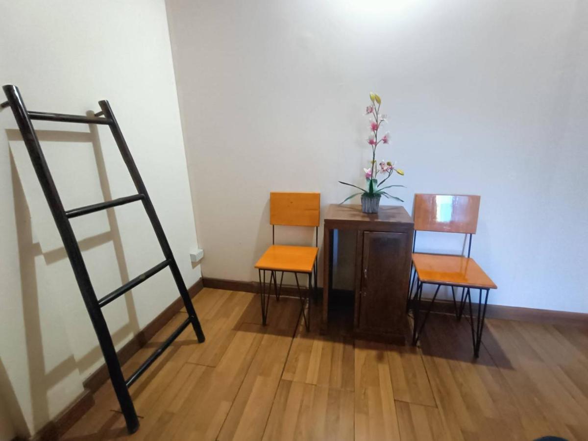 Soft Night Barzaar Hostel Τσιάνγκ Μάι Εξωτερικό φωτογραφία