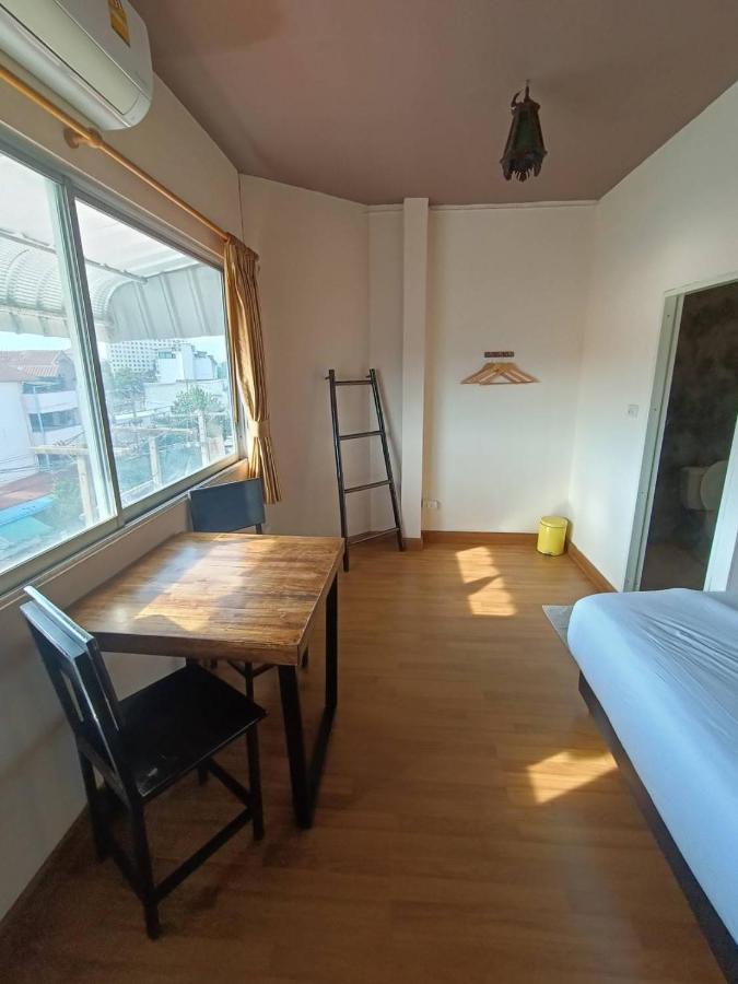Soft Night Barzaar Hostel Τσιάνγκ Μάι Εξωτερικό φωτογραφία