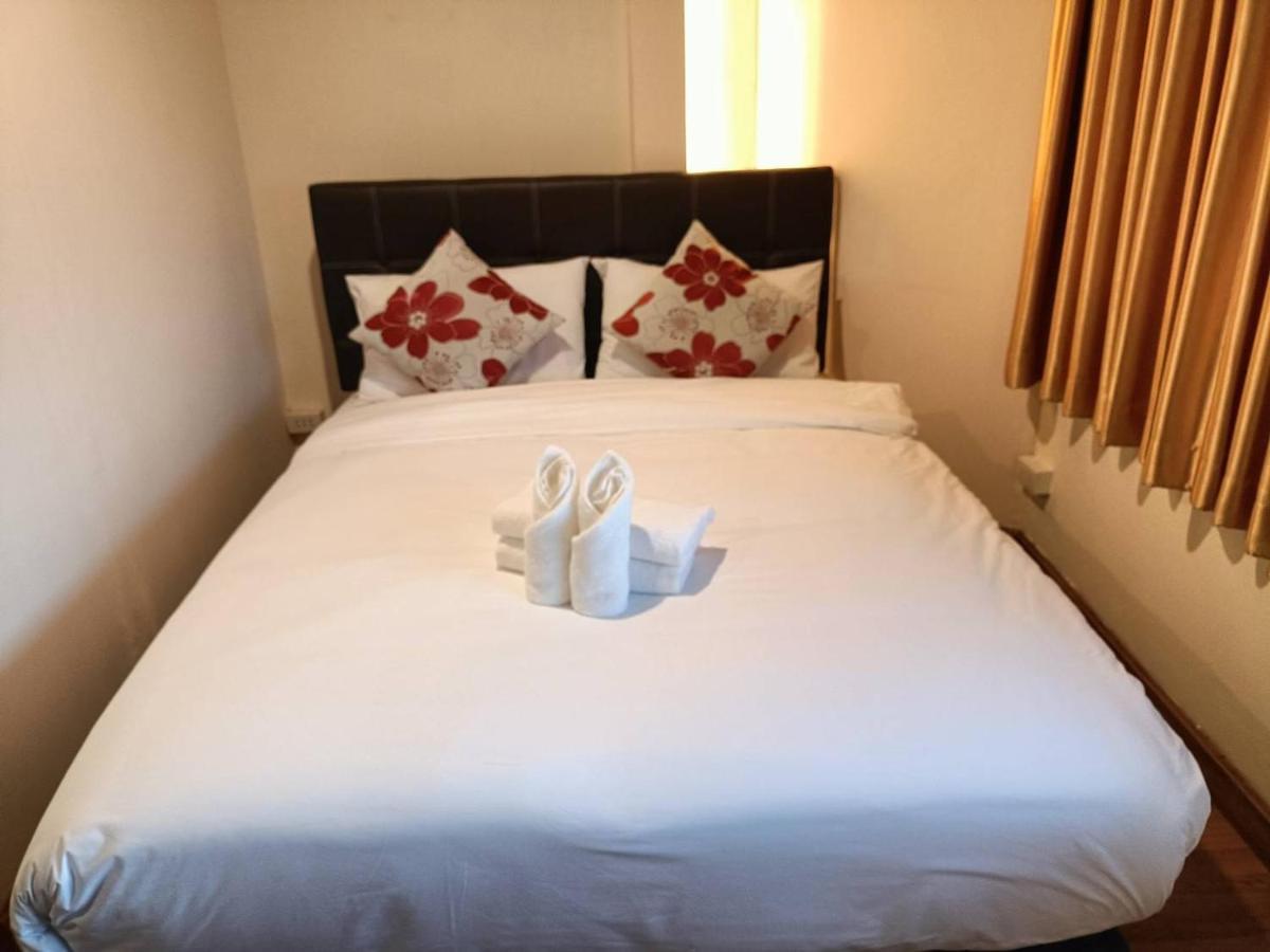 Soft Night Barzaar Hostel Τσιάνγκ Μάι Εξωτερικό φωτογραφία