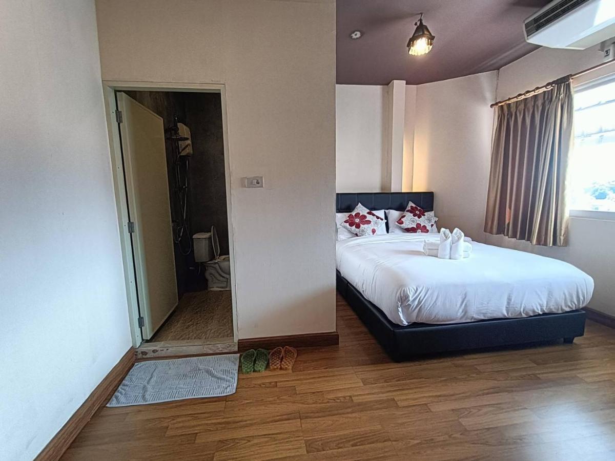 Soft Night Barzaar Hostel Τσιάνγκ Μάι Εξωτερικό φωτογραφία