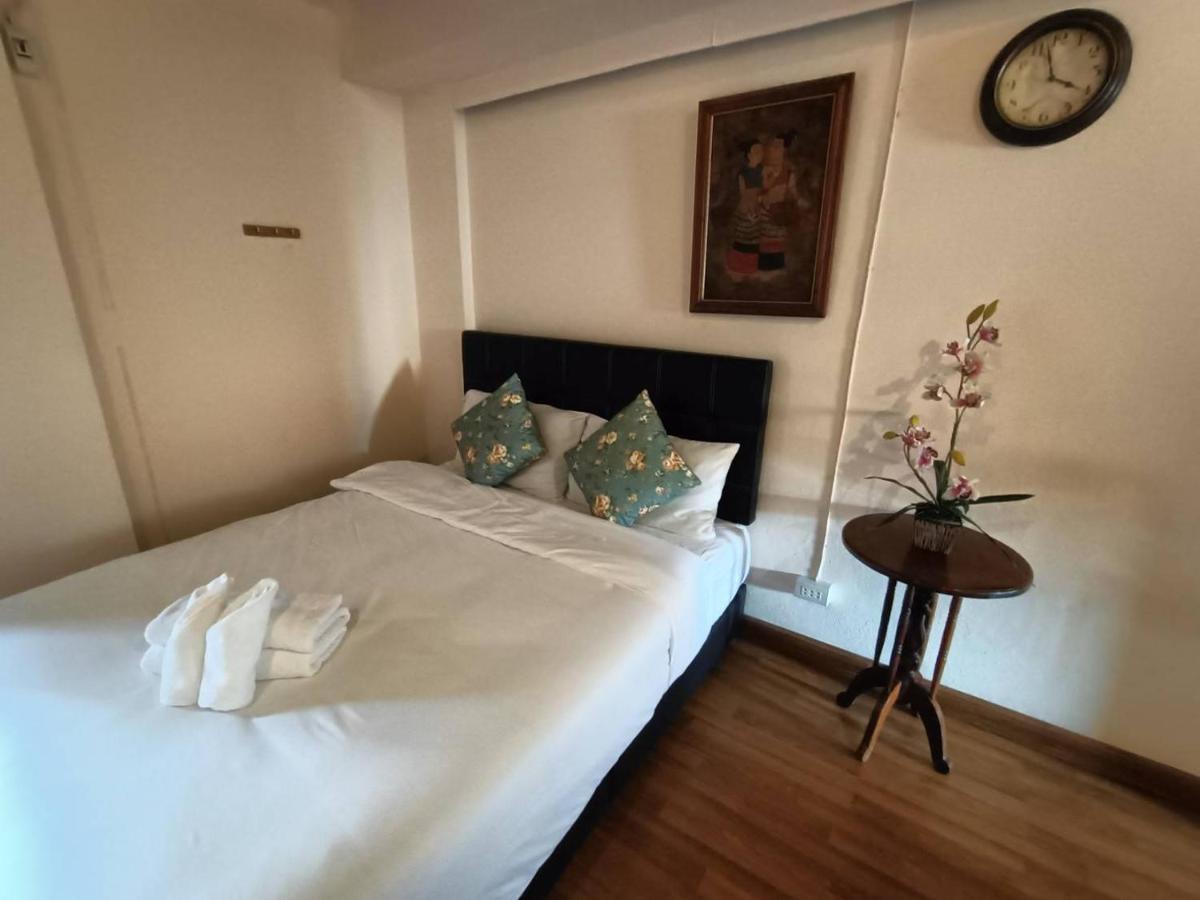Soft Night Barzaar Hostel Τσιάνγκ Μάι Εξωτερικό φωτογραφία