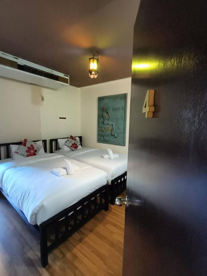 Soft Night Barzaar Hostel Τσιάνγκ Μάι Εξωτερικό φωτογραφία