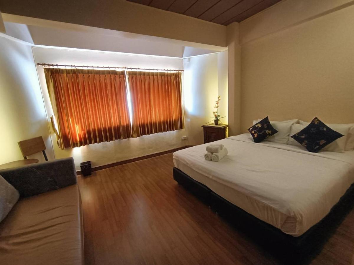 Soft Night Barzaar Hostel Τσιάνγκ Μάι Εξωτερικό φωτογραφία