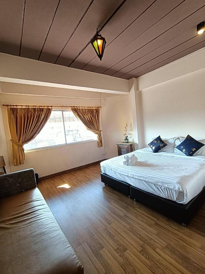 Soft Night Barzaar Hostel Τσιάνγκ Μάι Εξωτερικό φωτογραφία