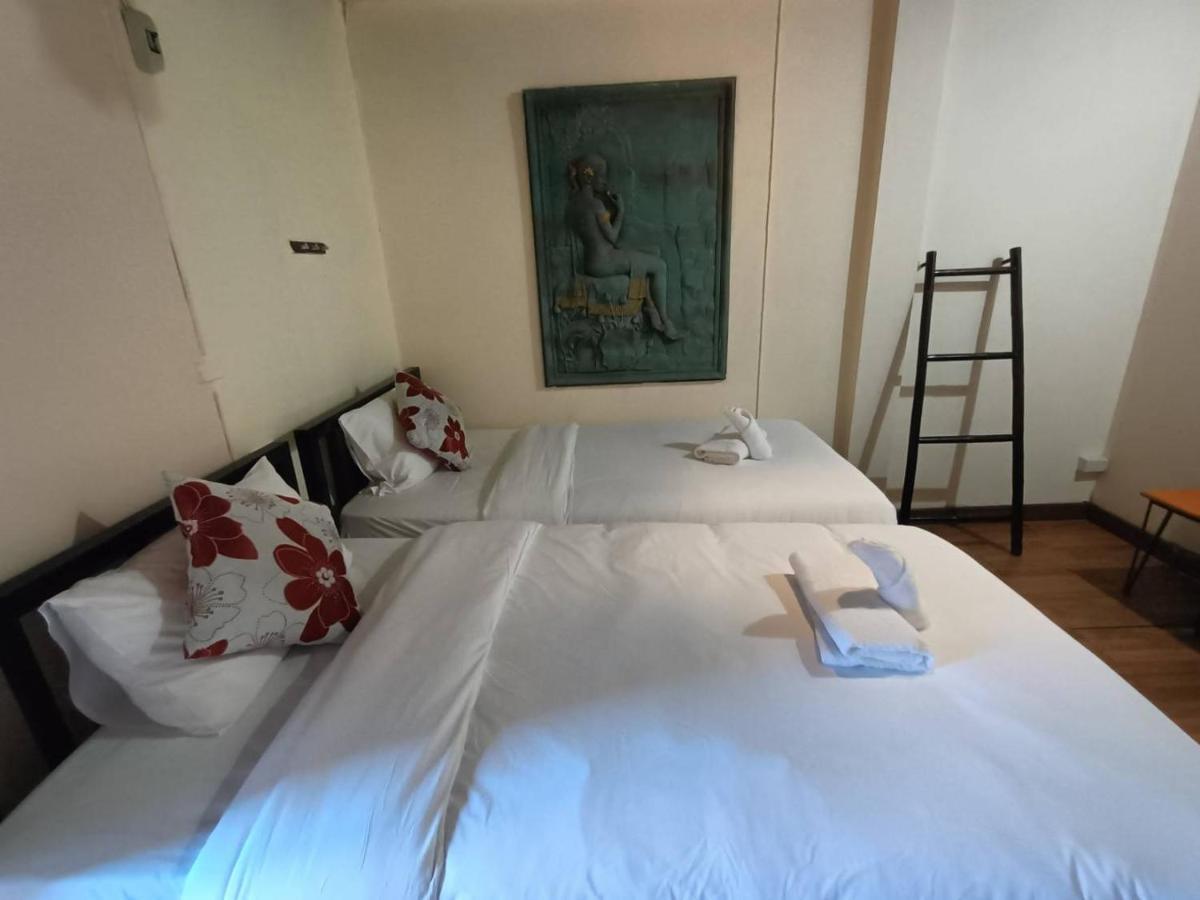 Soft Night Barzaar Hostel Τσιάνγκ Μάι Εξωτερικό φωτογραφία