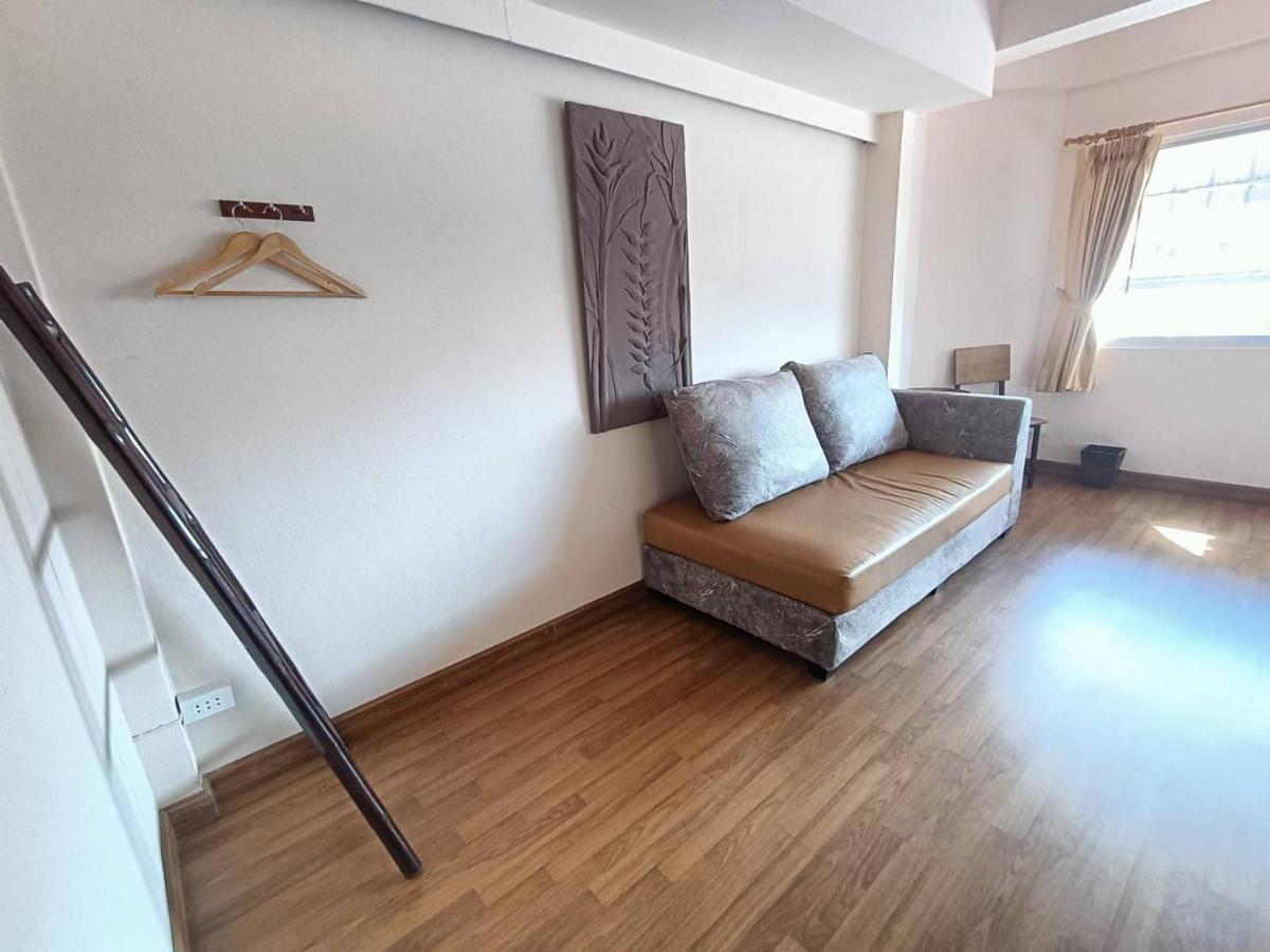 Soft Night Barzaar Hostel Τσιάνγκ Μάι Εξωτερικό φωτογραφία