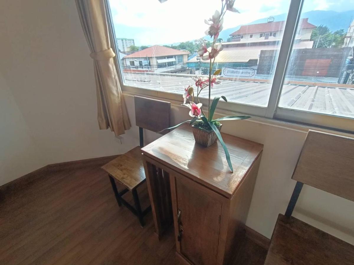 Soft Night Barzaar Hostel Τσιάνγκ Μάι Εξωτερικό φωτογραφία