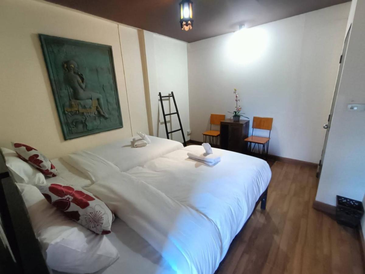 Soft Night Barzaar Hostel Τσιάνγκ Μάι Εξωτερικό φωτογραφία